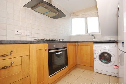 3 bedroom flat to rent, Stapleton Hall Road, Finsbury Park