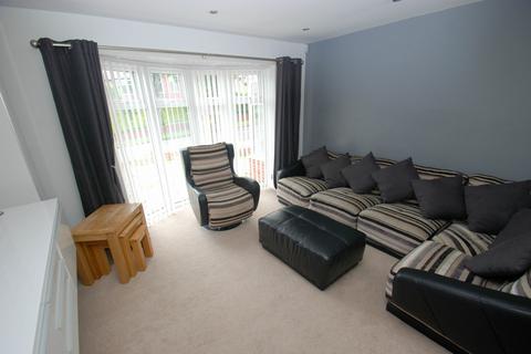 3 bedroom detached house to rent, Kingsway, South Shields
