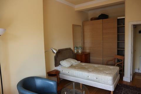 undefined, St Leonards Hill, South Side, Edinburgh, EH8
