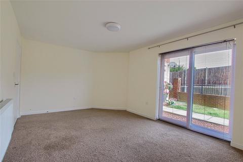 2 bedroom flat to rent, Finchlay Court, Low Lane