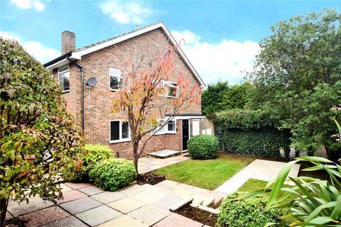 23 Castleton Close, Banstead, SM7 2JN
