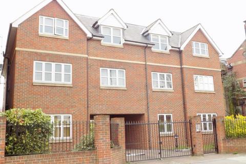 1 bedroom ground floor flat to rent, Ladysmith Road, Enfield Town, EN1