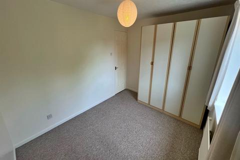 2 bedroom end of terrace house to rent, Baiter Park
