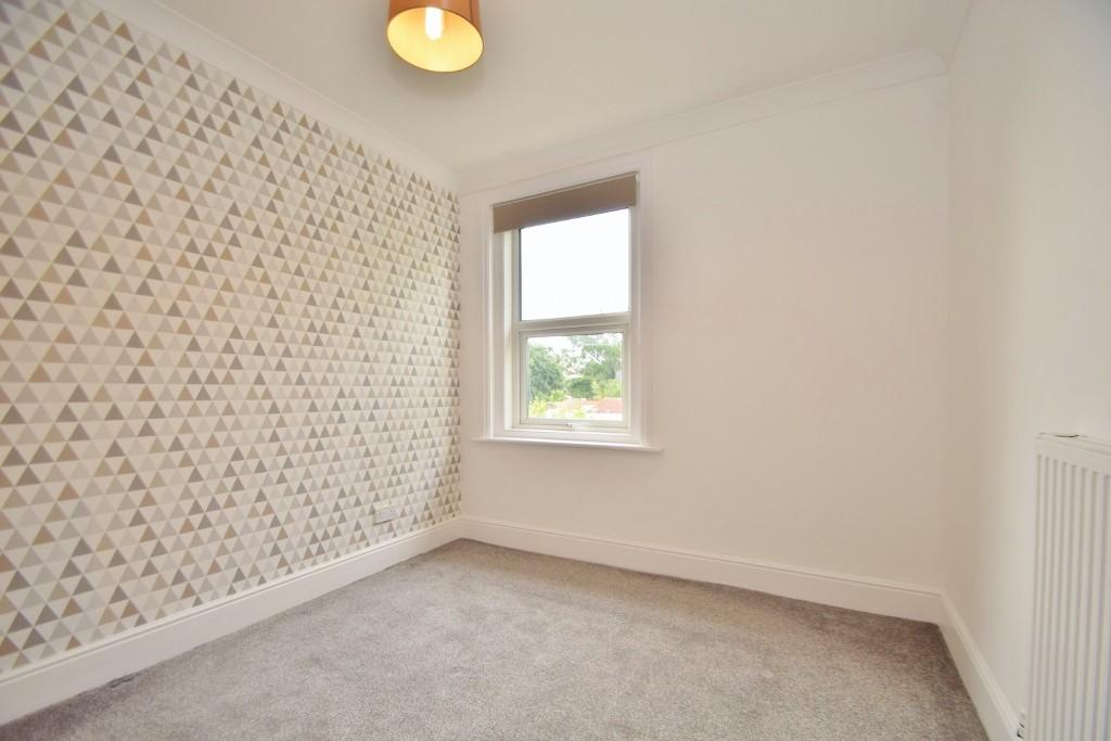 Queens Park 1 bed flat to rent £875 pcm (£202 pw)