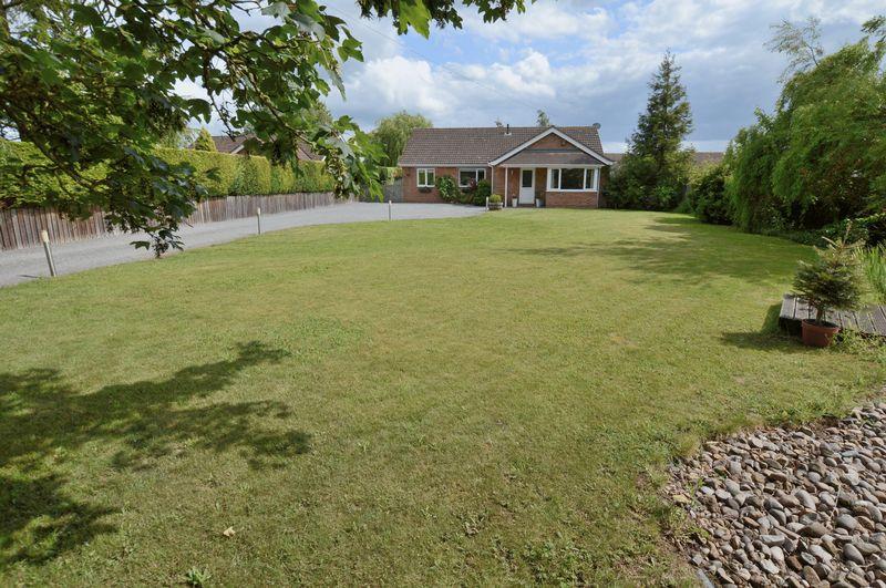 185 Witham Road, Woodhall Spa 4 bed detached bungalow £375,000