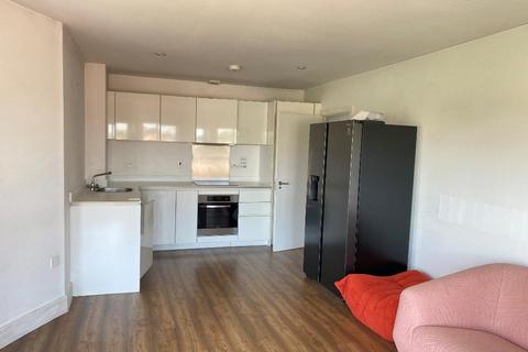 2 bedroom flat to rent, Sandringham Avenue, Wimbledon Chase, SW20 8JY