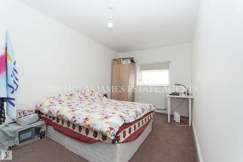 2 bedroom apartment to rent, High Street, High Barnet, EN5