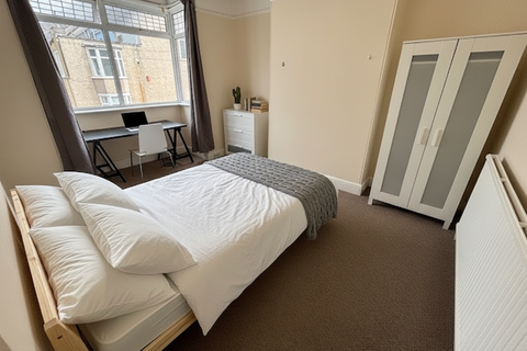 undefined, Plymouth PL4