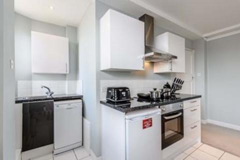 1 bedroom apartment to rent, Hill Street, Mayfair W1