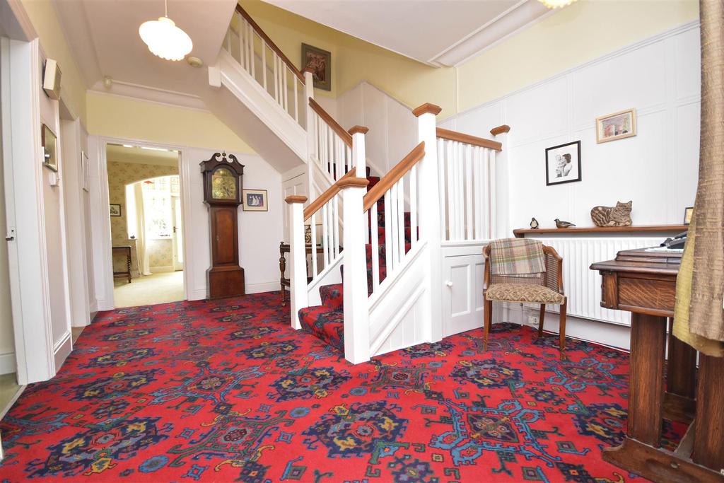 Florence Road, West Bridgford, Nottingham 4 bed semidetached house £