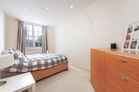 1 bedroom apartment to rent, Rodney Court, Little Venice, W9