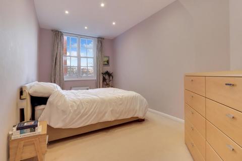 1 bedroom apartment to rent, Rodney Court, Little Venice, W9