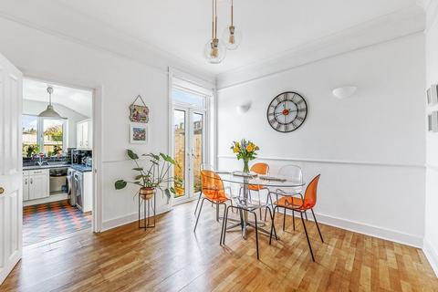 62 Northcroft Road, London, W13 9SX