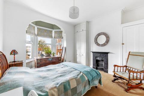 62 Northcroft Road, London, W13 9SX