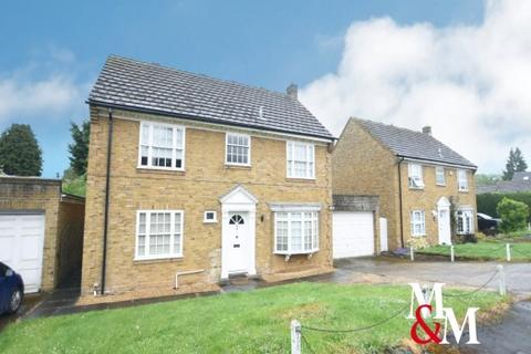 4 bedroom detached house to rent, GRANGE GARDENS, HEATH AND REACH
