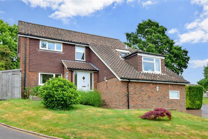 Glebelands, Pulborough, West Sussex 4 bed detached house £499,950