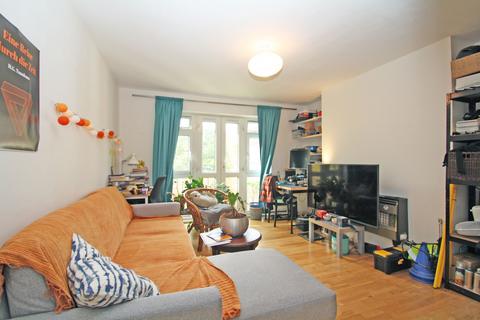 1 bedroom flat to rent, Abbess Close, London SW2