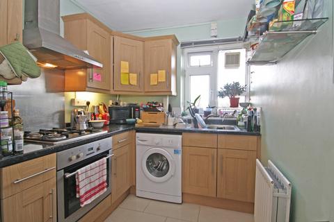 1 bedroom flat to rent, Abbess Close, London SW2