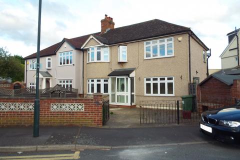 4 bedroom semi-detached house to rent, Gipsy Road, Kent, DA16