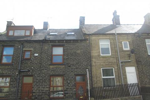 4 bedroom terraced house to rent, Helmsley Street, East Bowling BD4