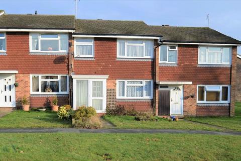 5 bedroom house share to rent - Barrie Road, Farnham GU9