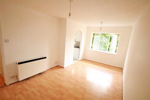 2 bedroom flat to rent, Muggeridge Close, South Croydon