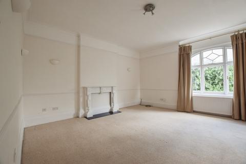 2 bedroom apartment to rent, 03 Parkside Lodge