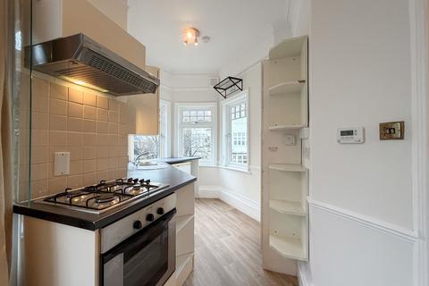 2 bedroom apartment to rent, 03 Parkside Lodge