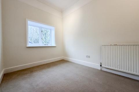 2 bedroom apartment to rent, 03 Parkside Lodge