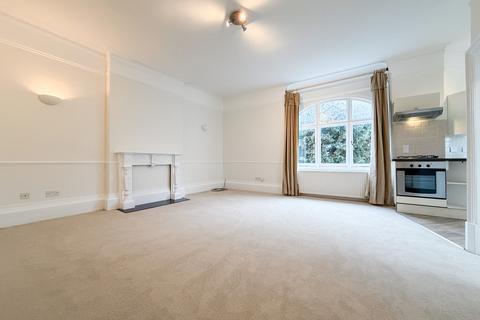 2 bedroom apartment to rent, 03 Parkside Lodge