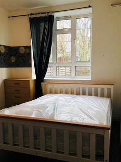 1 bedroom in a house share to rent, Birchdown House, Rainhill Way, London