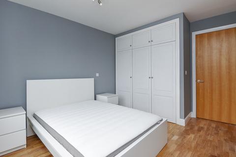 1 bedroom flat to rent, Flat 88 Regent Court, 1 North Bank, Lodge Road