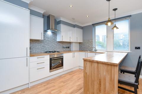 1 bedroom flat to rent, Flat 88 Regent Court, 1 North Bank, Lodge Road