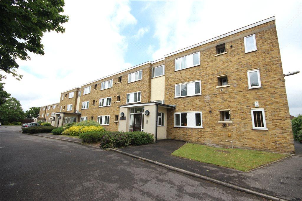 Kneller Road, Twickenham, TW2 3 bed apartment £1,750 pcm (£404 pw)
