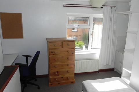 1 bedroom in a house share to rent, KINGS ROAD, GUILDFORD, GU1 4JW