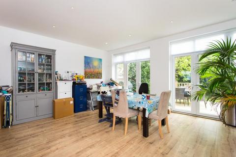 5 bedroom semi-detached house to rent, Temple Gardens, Temple Fortune, NW11
