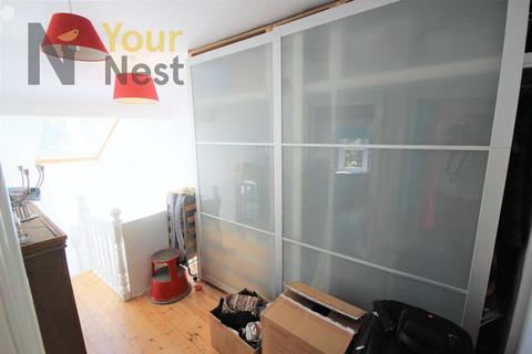 undefined, Room 2, Oakwood lane, Oakwood, Leeds, LS8 2JQ