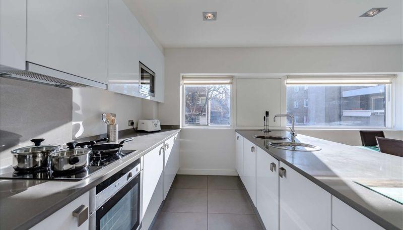 Apartment in Chelsea - View 4
