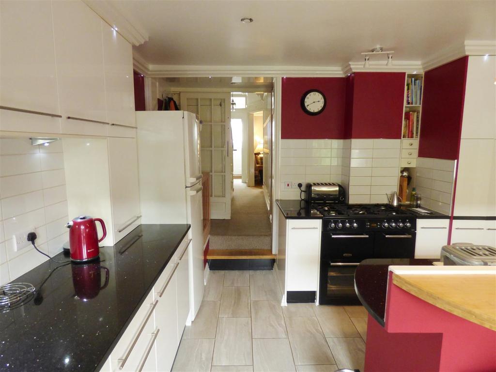 Oxford Street, Margate 5 bed house £325,000