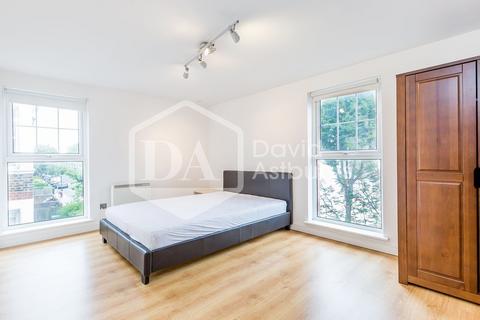3 bedroom apartment to rent, Criterion Mews, Archway, London