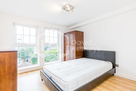 3 bedroom apartment to rent, Criterion Mews, Archway, London