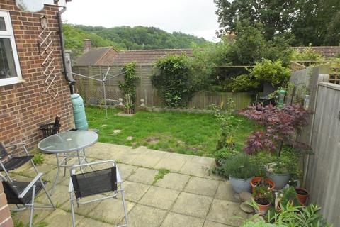 2 bedroom semi-detached house to rent, The Lynchets, Lewes BN7