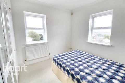 2 bedroom flat to rent, Kingshill Court, Stow Hill