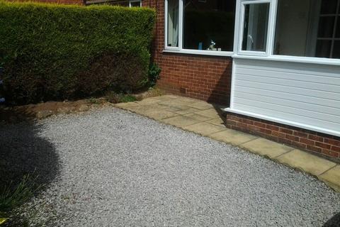 3 bedroom semi-detached house to rent, Yew Tree Avenue, North Anston