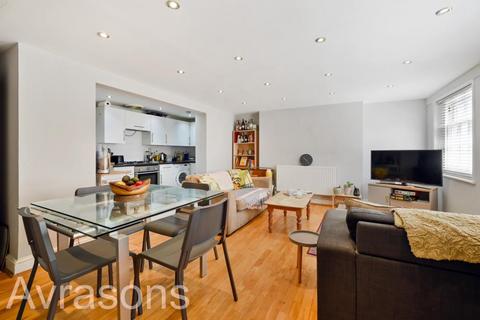 2 bedroom flat to rent, CLAPHAM ROAD, OVAL