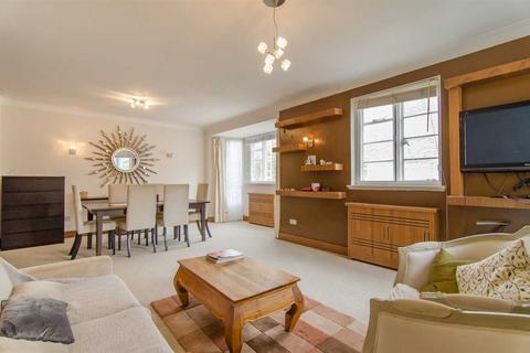 3 bedroom apartment to rent, Marlborough Court, London