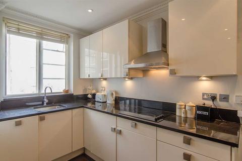 3 bedroom apartment to rent, Marlborough Court, London