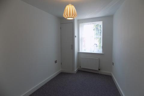 1 bedroom ground floor flat to rent, Cydney Terrace