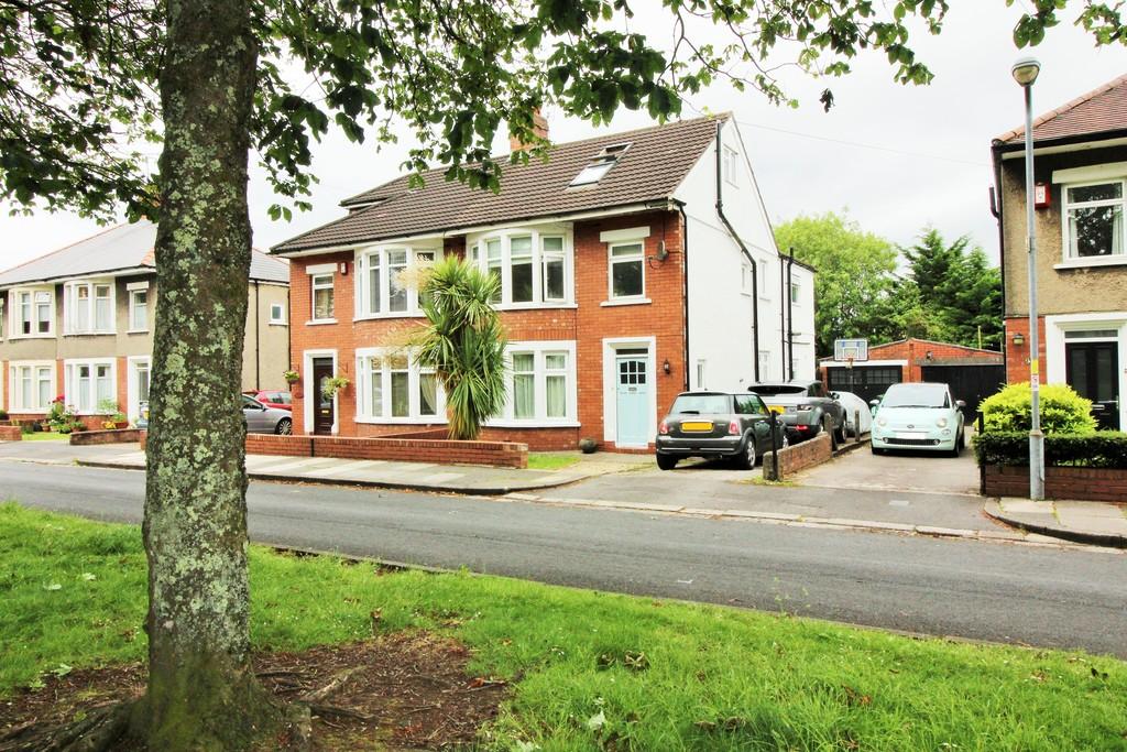 St Edwen Gardens, Heath 4 bed semidetached house £430,000