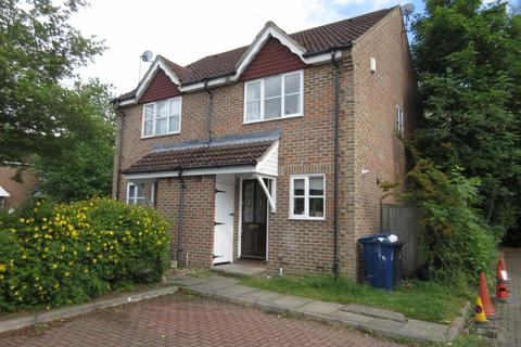 2 bedroom semi-detached house to rent - Tawny Close, W13